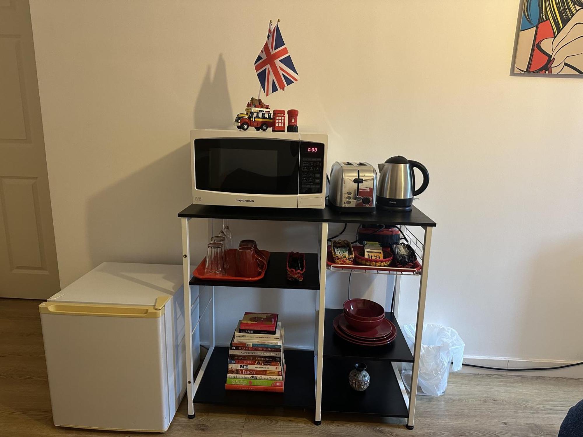 Modern, Large Independent Room With En-Suite Bathroom In Private Owned Apartment Londra Esterno foto